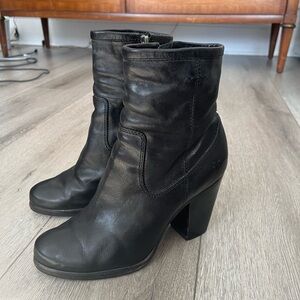 Frye Patty Artisan Leather 6.5 Black Bootie